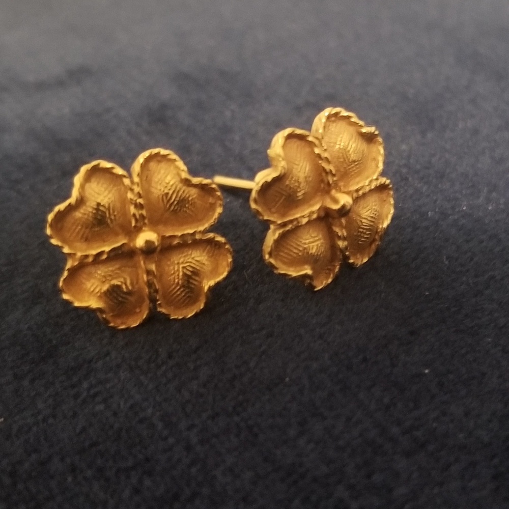 Handmade yellow gold earrings from Abruzzo (Italy)